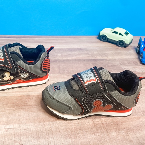 Mickey Mouse 🐭 Light-Up Sneakers - Picture 6 of 12